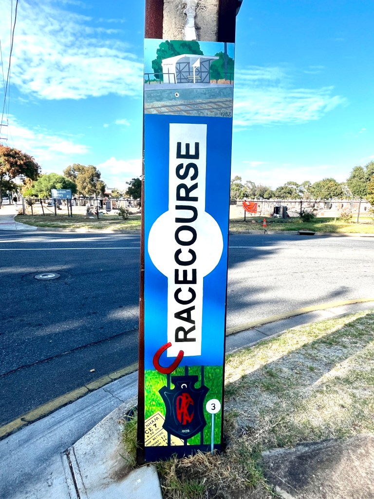 Racecourse stobie pole art by John Whitney